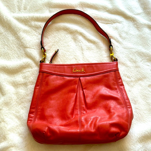 Lovely Coach purse - Picture 1 of 4